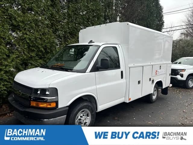 2025 Chevrolet Express 3500 - Service