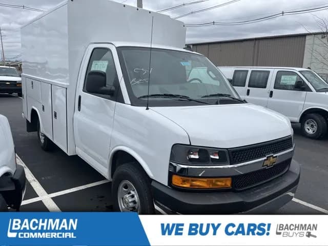 2025 Chevrolet Express 3500 - Service