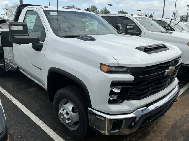 2025 Chevrolet Silverado 3500 - Flatbed