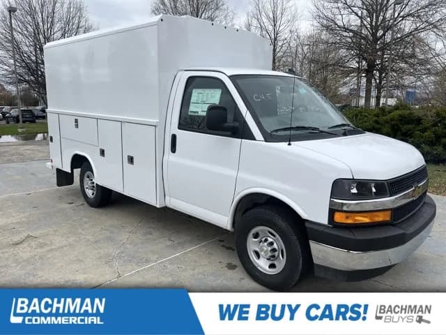 2025 Chevrolet Express 3500 - Service