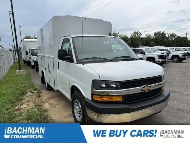 2025 Chevrolet Express 3500 - Service