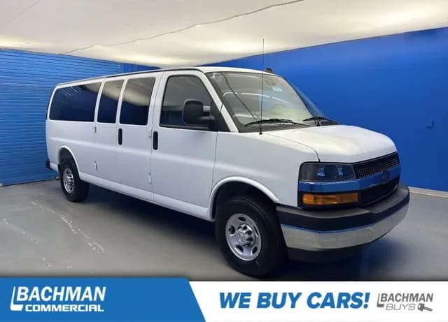2025 Chevrolet Express 3500 - Vans