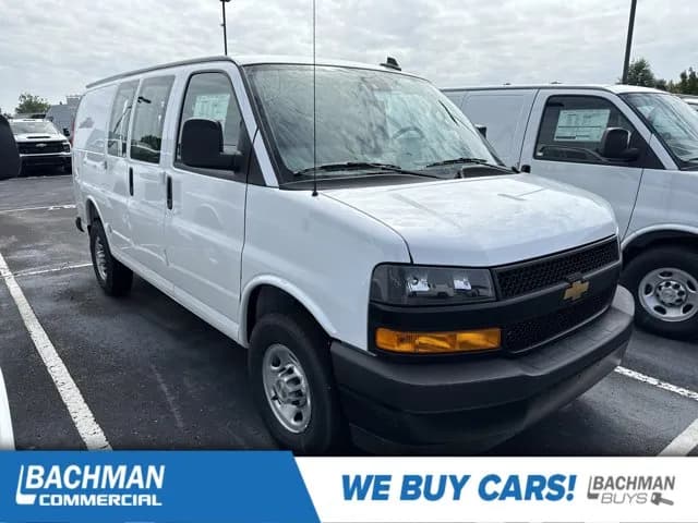2025 Chevrolet Express 3500 - Vans