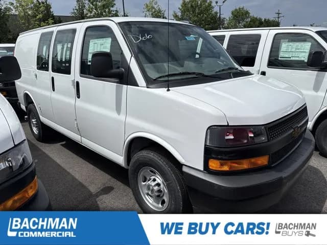 2025 Chevrolet Express 3500 - Vans