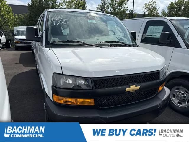 2025 Chevrolet Express 3500 - Vans