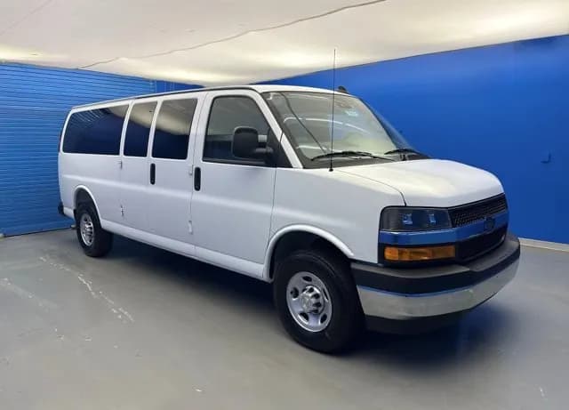 2025 Chevrolet Express 3500 - Vans