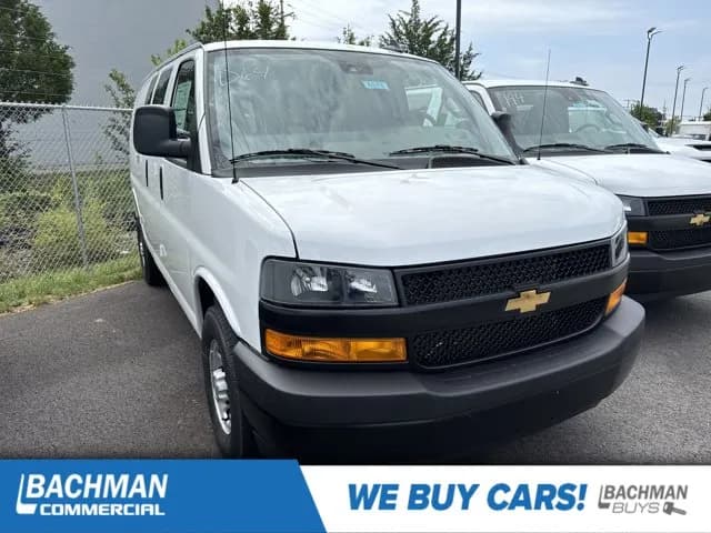 2025 Chevrolet Express 3500 - Vans