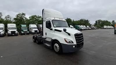2020 Freightliner Cascadia - Day Cab
