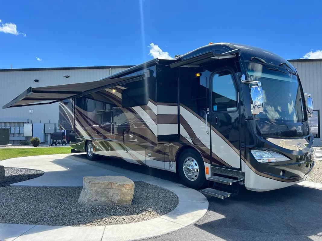 2016 American Coach American Revolution 39A 450HP