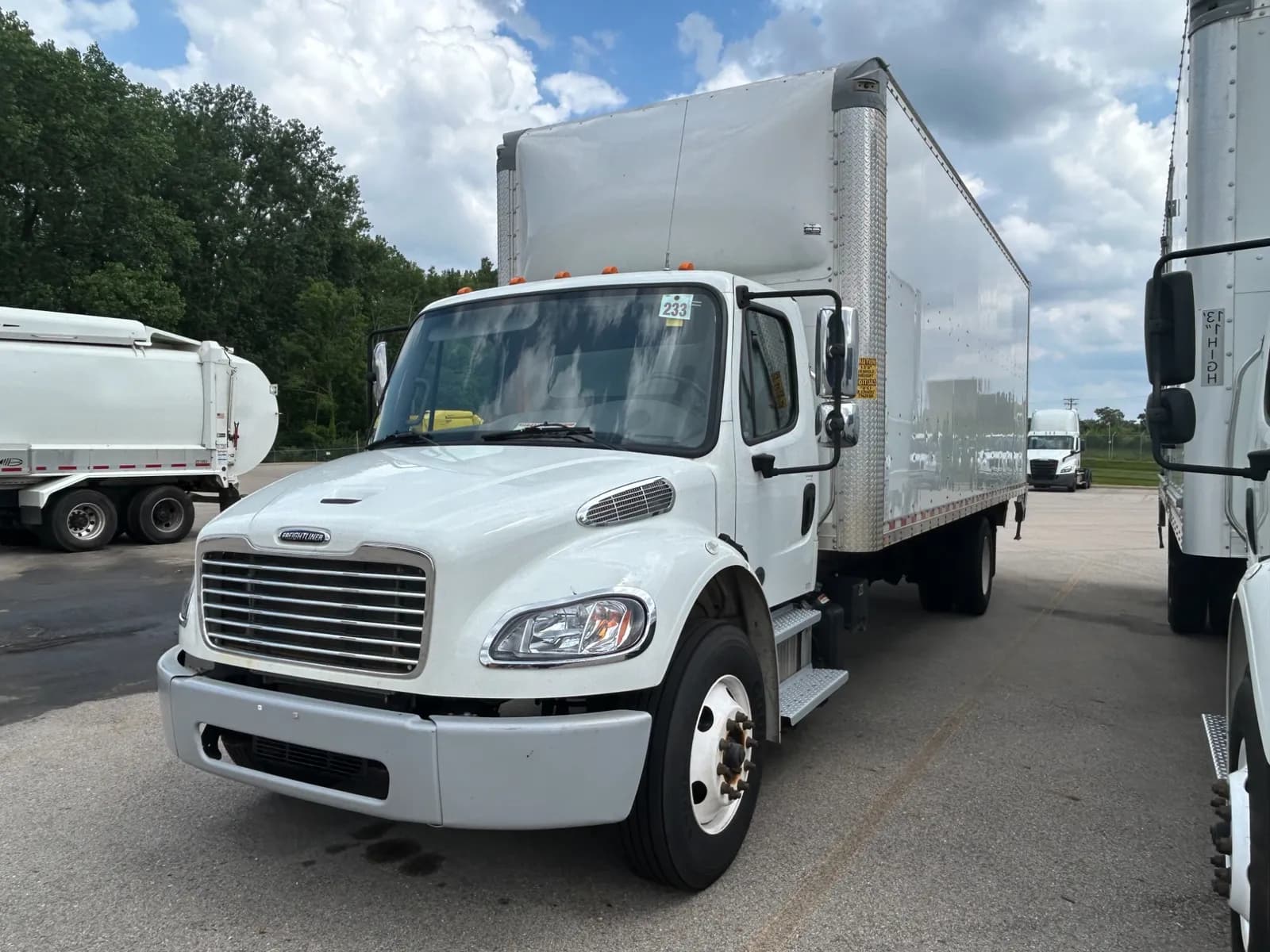 2023 FREIGHTLINER M2
