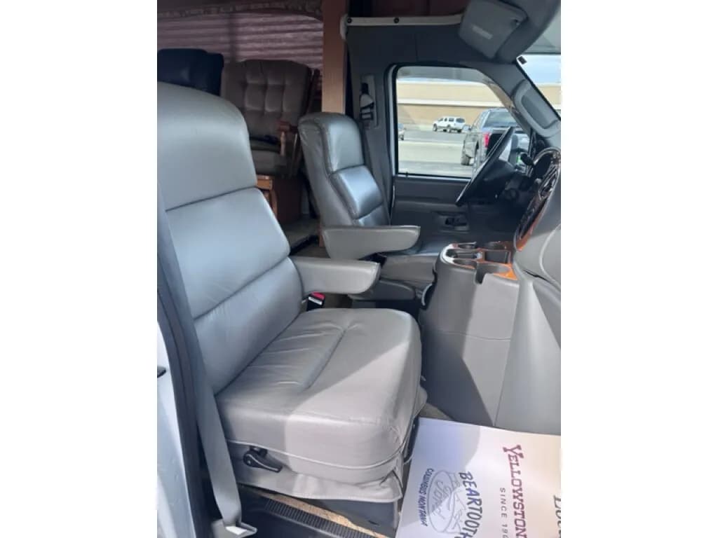 2003 Ford E-450 Cutaway - Box