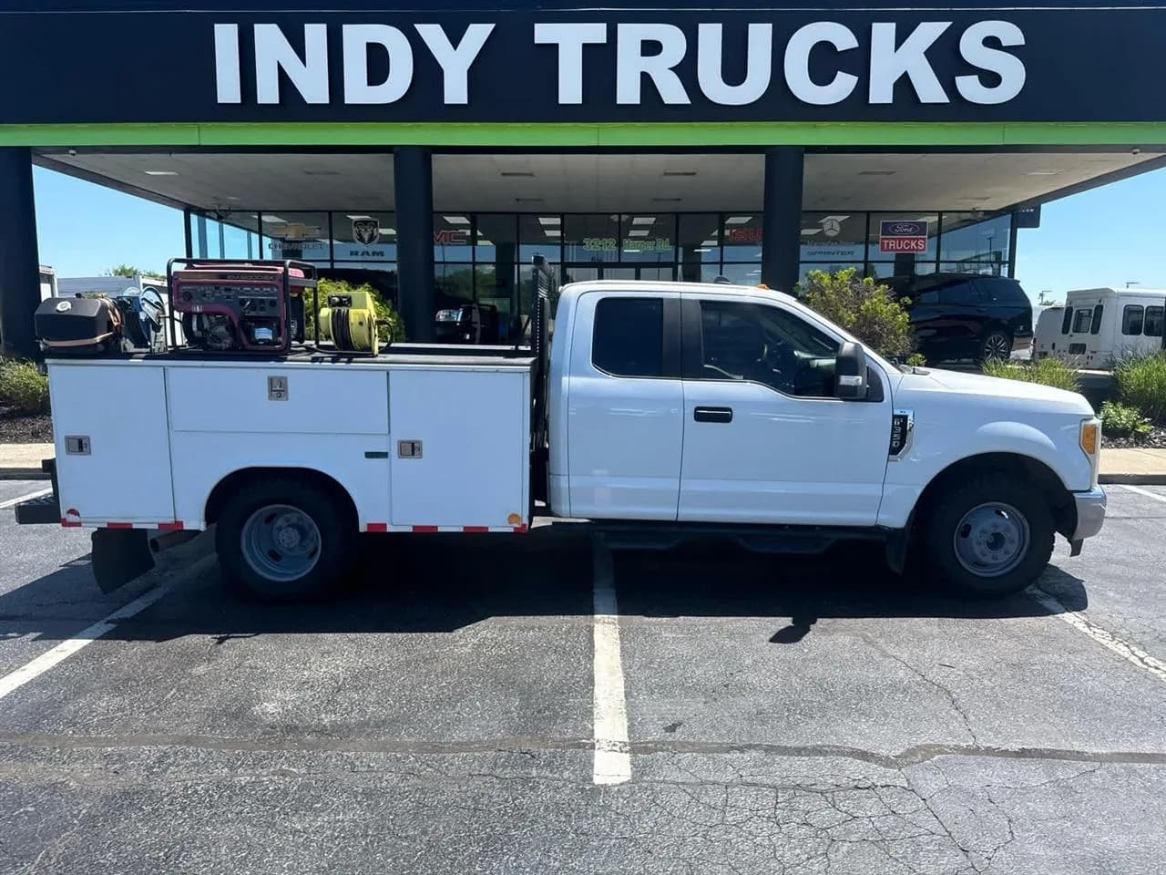 2017 Ford F-350 Super Duty - Service