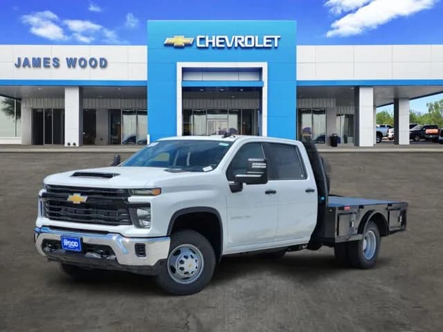 2026 Chevrolet Silverado 3500 Crew Cab - Flatbed