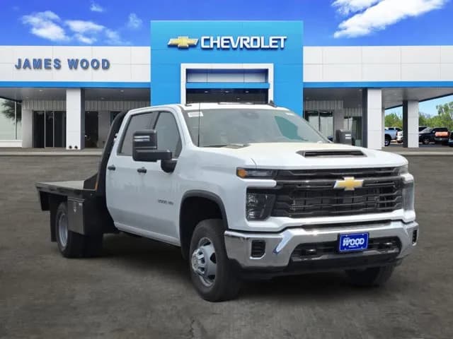 2026 Chevrolet Silverado 3500 Crew Cab - Flatbed