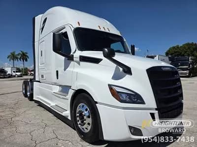 2027 Freightliner Cascadia - Sleeper
