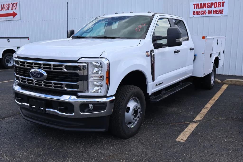 2026 Ford F-350 Crew Cab - Service