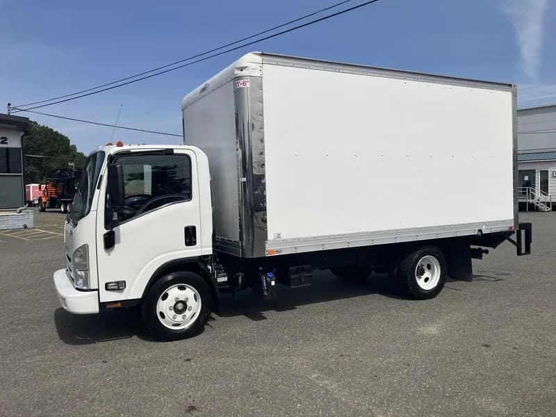 2022 Isuzu NPR-XD