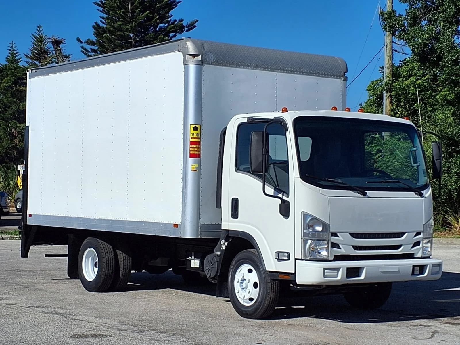 2019 Isuzu NPR - Box