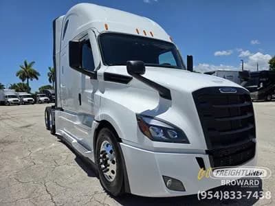 2027 Freightliner Cascadia - Sleeper