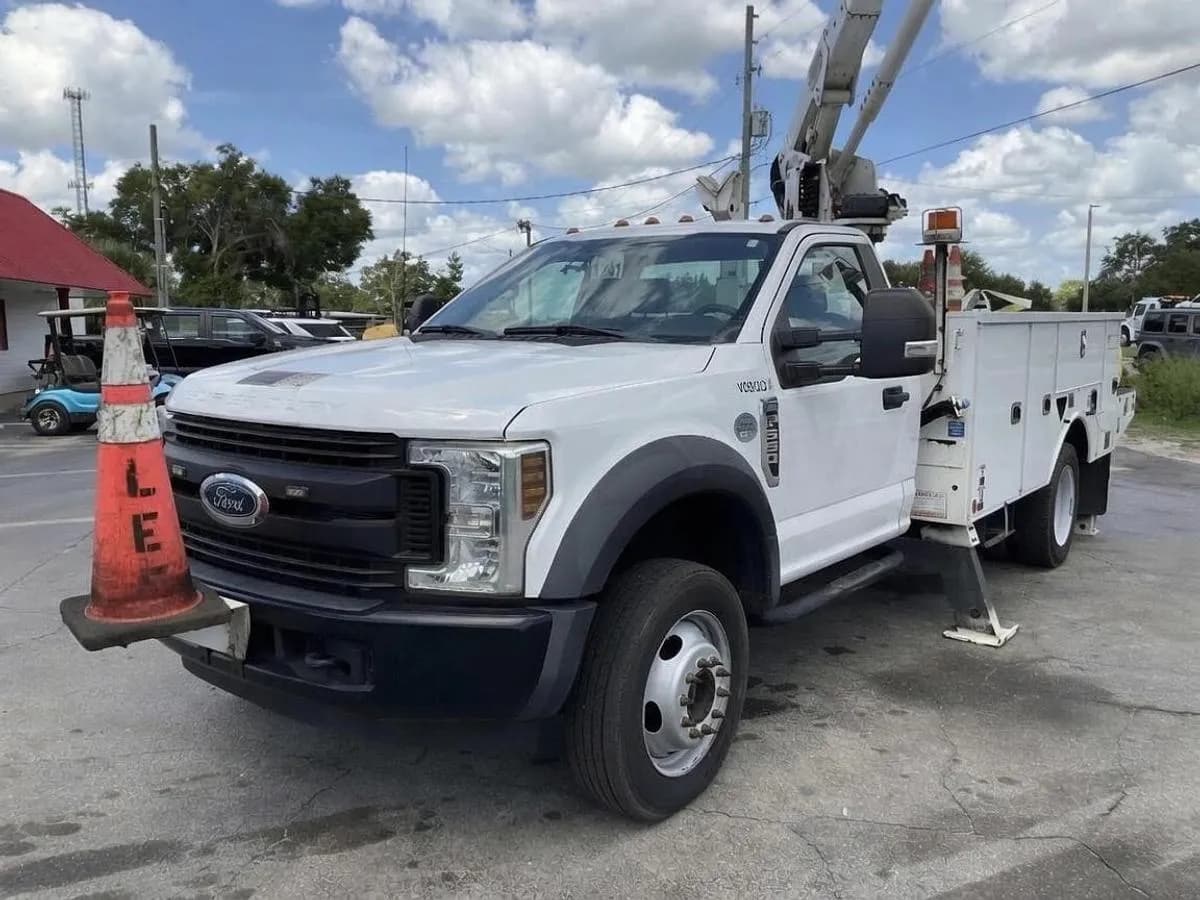 2019 Ford F550 - Bucket