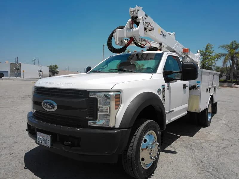 2019 Ford F550 - Bucket