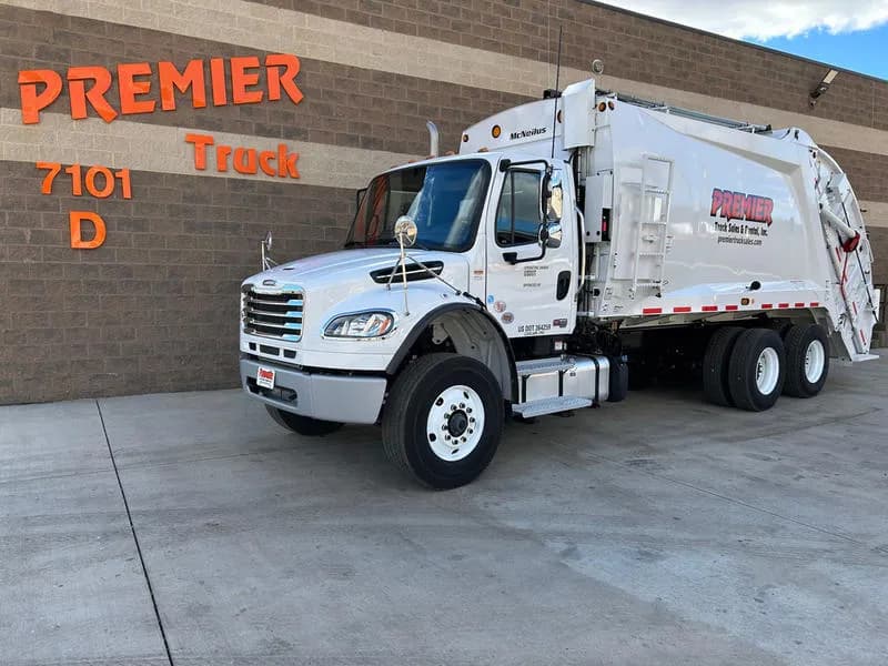 2025 Freightliner M2 106 - Garbage