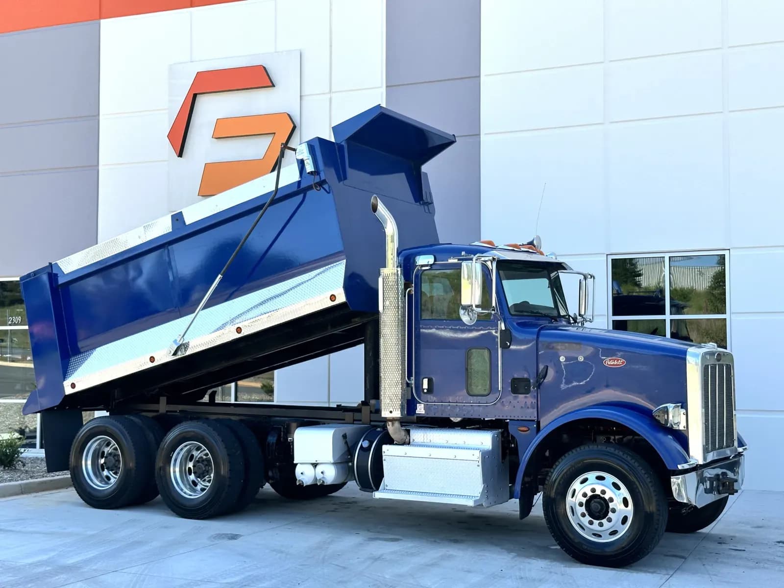 2016 Peterbilt 365 - Dump