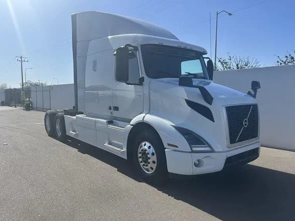 2020 Volvo VNR64T640 - Sleeper