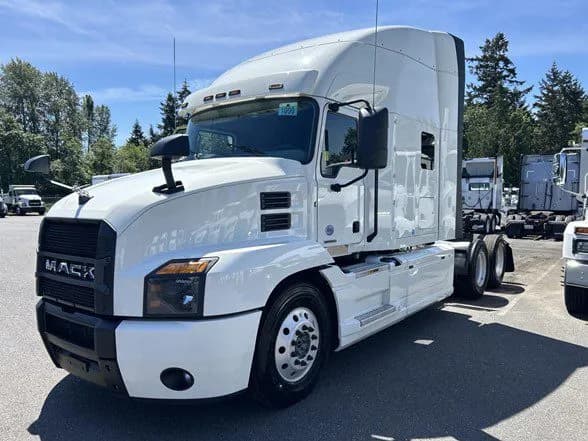 2022 Mack ANTHEM 64T - Sleeper