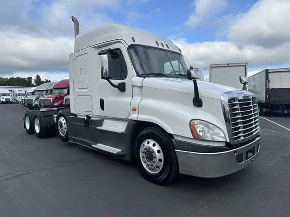 2020 Freightliner Cascadia - Sleeper