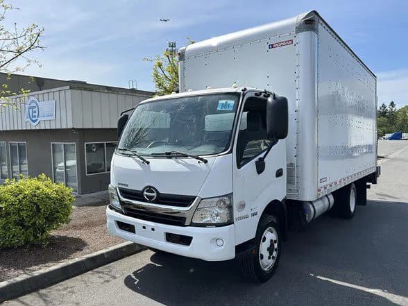 2019 Hino 195 - Box