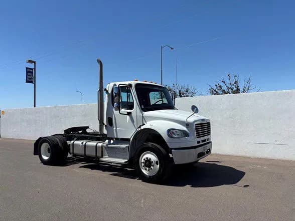 2019 Freightliner Business Class M2 - Day Cab