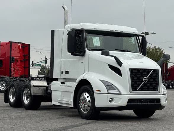 2023 Volvo VNR64T300 - Day Cab