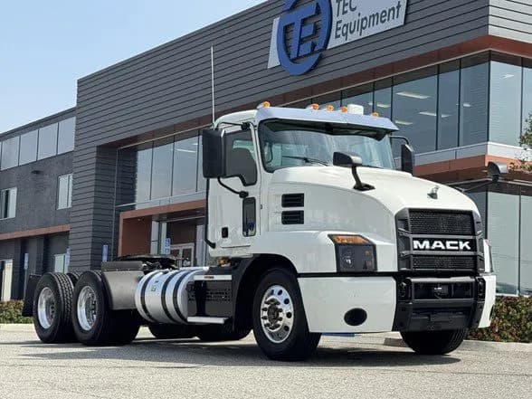 2021 Mack ANTHEM 64T - Day Cab
