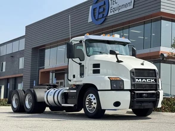 2021 Mack ANTHEM 64T - Day Cab