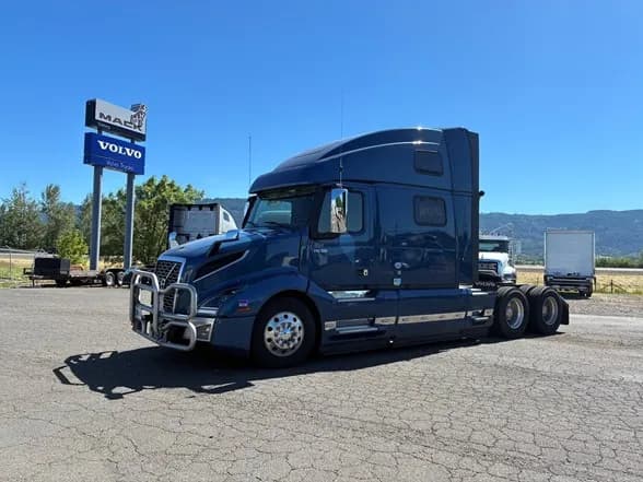 2020 Volvo VNL64T860 - Sleeper