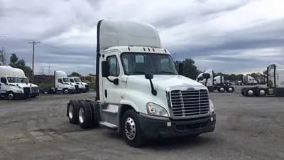 2019 Freightliner Cascadia - Day Cab