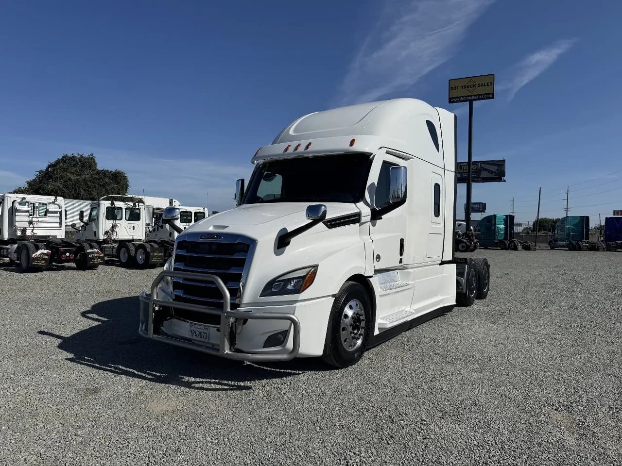 2023 Freightliner Cascadia - Sleeper