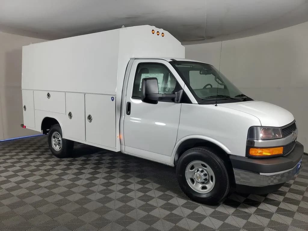 2026 Chevrolet Express 3500 - Box