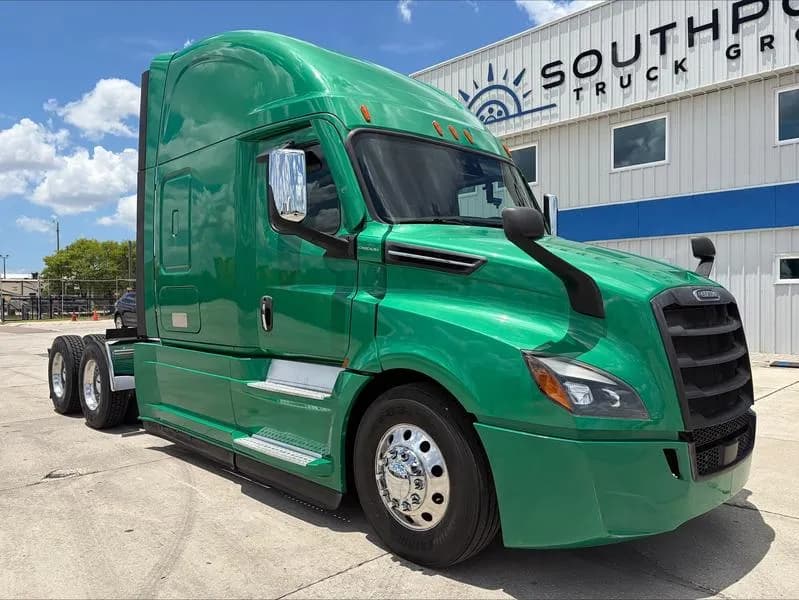 2022 Freightliner PT126SLP