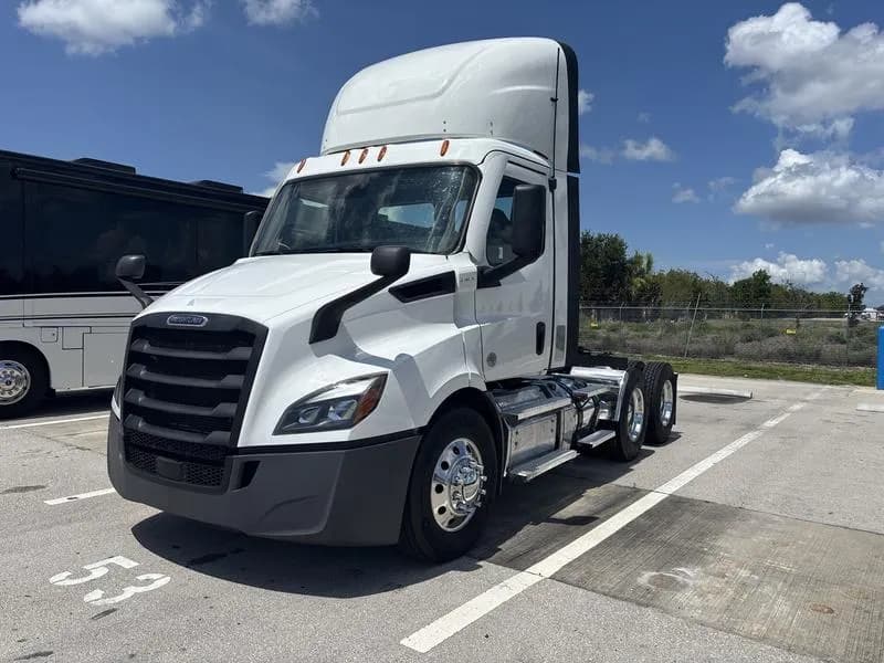 2021 Freightliner Cascadia