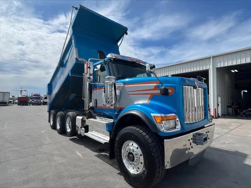 2021 International HX520