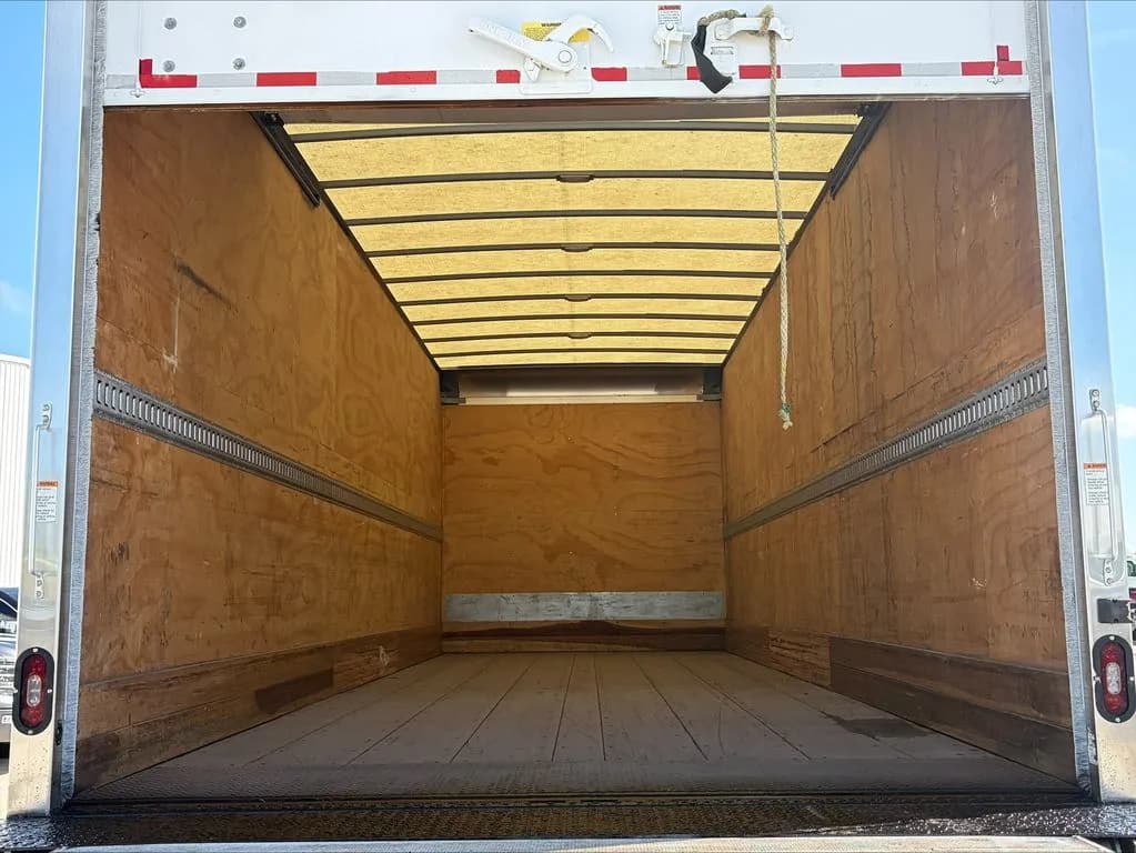 2020 Freightliner M2