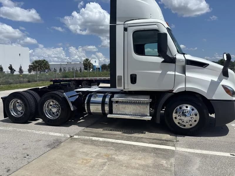 2021 Freightliner Cascadia