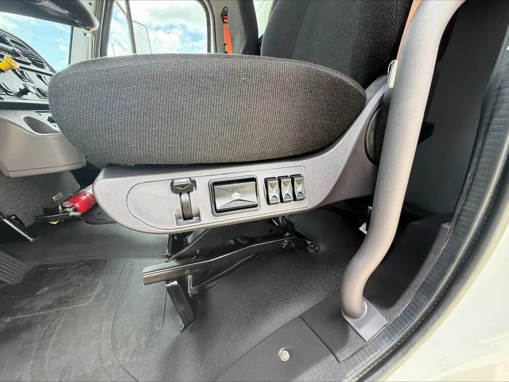 2019 Freightliner M2