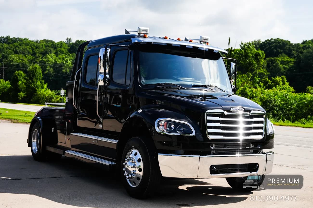 2024 Freightliner M2-106 Bolt
