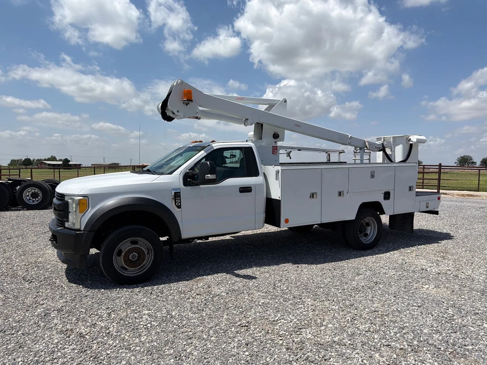 2017 Ford F-450 Chassis - Chassis