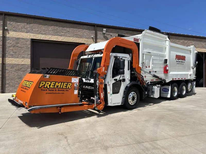2025 Mack Trucks LR64R - Garbage