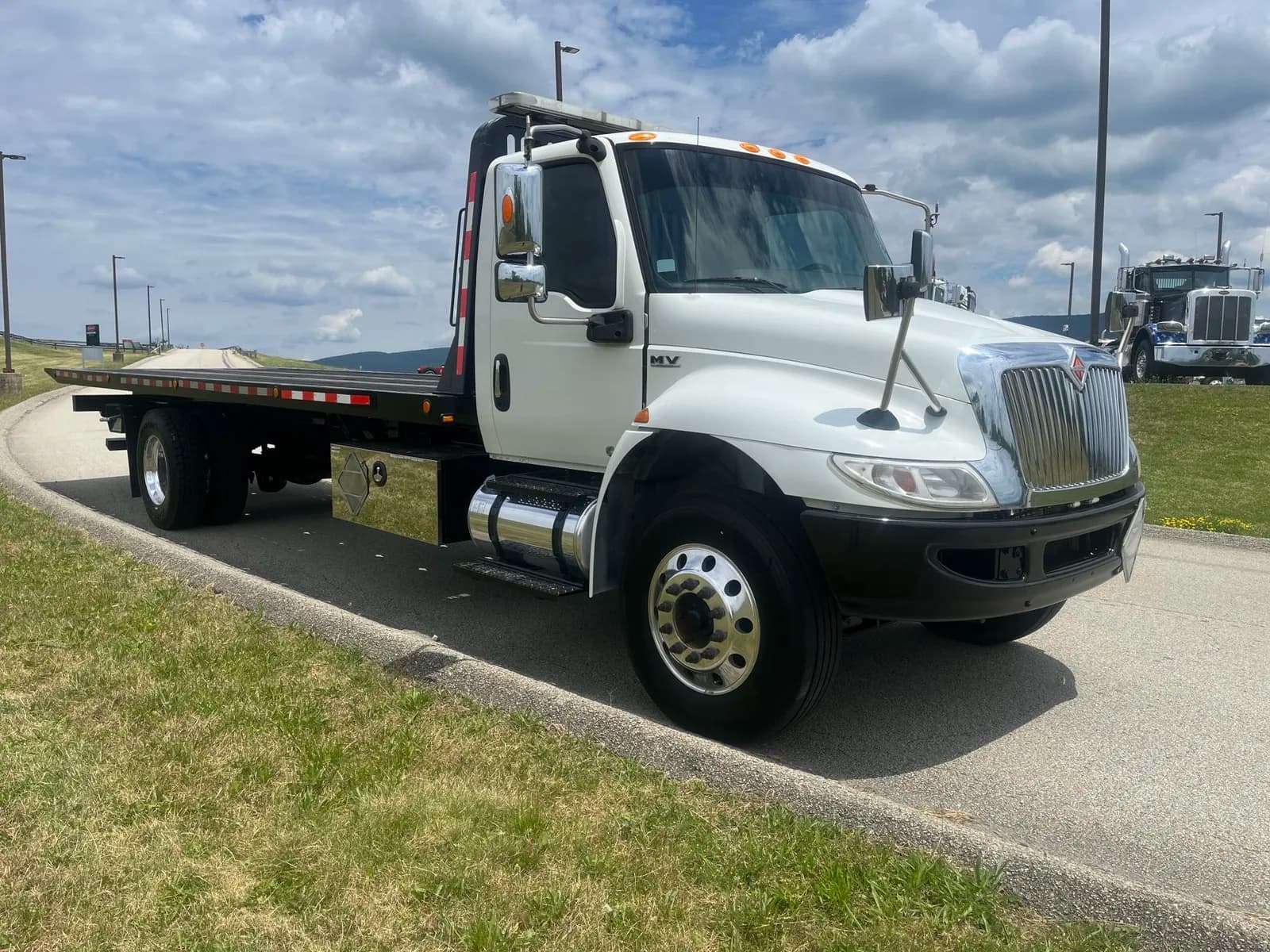 2020 INTERNATIONAL MV607
