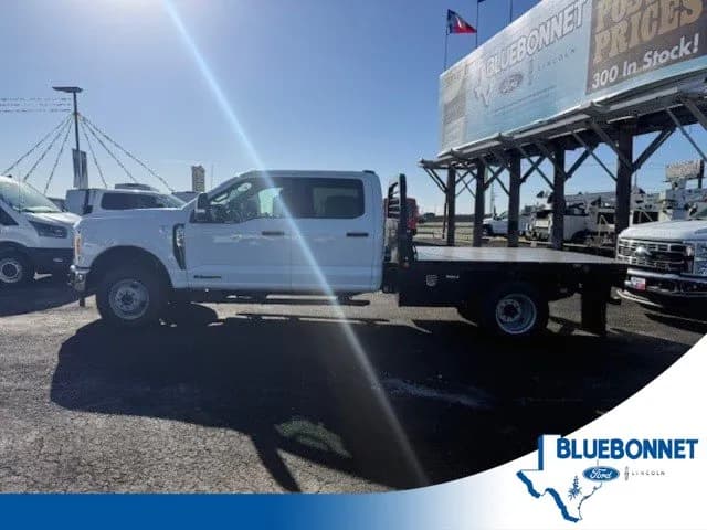 2026 Ford F-350 Crew Cab - Flatbed